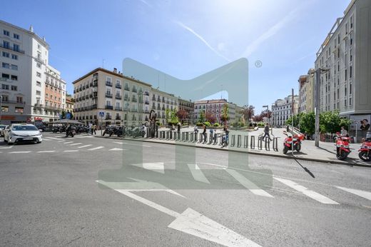 Luxury Apartment for sale in Madrid, 780 000 €, Photo 2