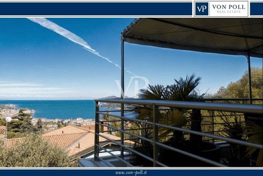 Luxury House for sale in Salò, 2 180 000 €, Photo 1
