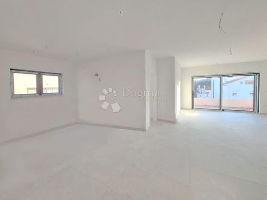 Luxury Apartment for sale in Rovinj, 770 000 €, Photo 1