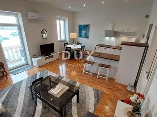 Luxury Apartment for sale in Rovinj, 970 000 €, Photo 2