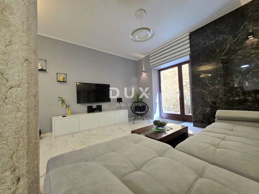 Luxury Apartment for sale in Porec, 530 000 €, Photo 2