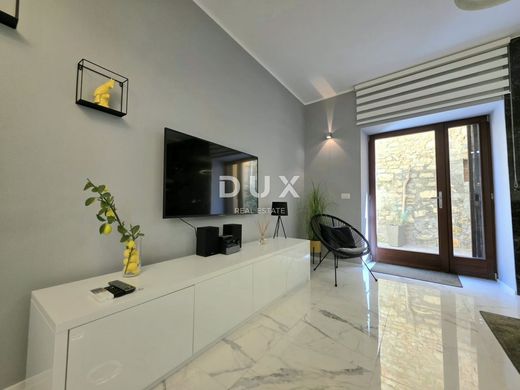Luxury Apartment for sale in Porec, 530 000 €, Photo 3