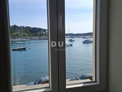 Luxury Apartment for sale in Rovinj, 970 000 €, Photo 4