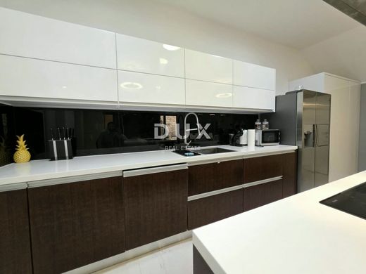 Luxury Apartment for sale in Porec, 530 000 €, Photo 6