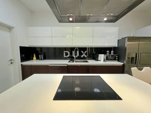 Luxury Apartment for sale in Porec, 530 000 €, Photo 7