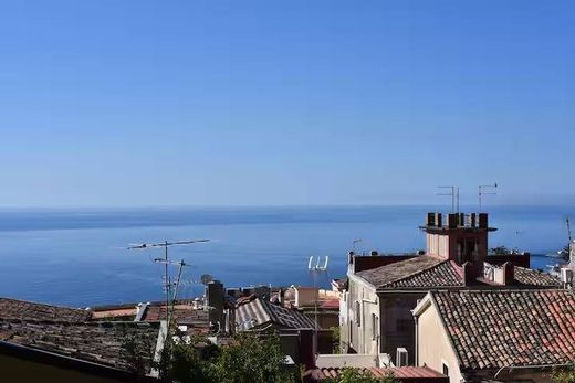 Luxury Apartment for sale in Taormina, 730 000 €, Photo 1