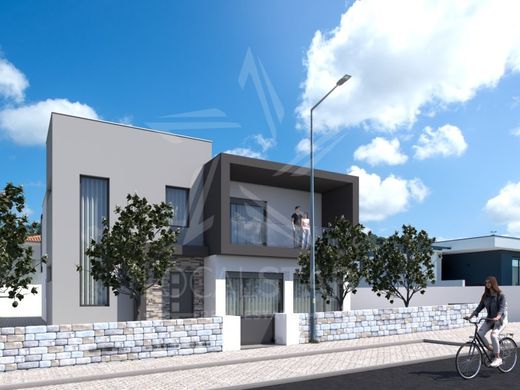 Maison de luxe à vendre à Caldas Da Rainha, 699 000 €, Photo 2