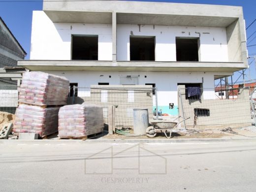 Luxury House for sale in Seixal, 485 000 €, Photo 2