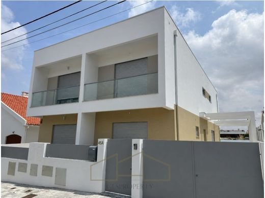 Luxury House for sale in Seixal, 485 000 €, Photo 4