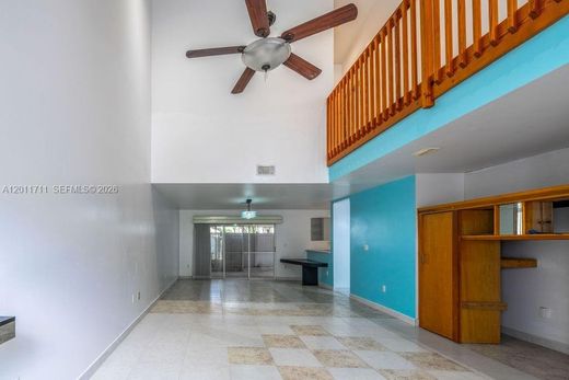 Luxury House for sale in Miami, 425 149 €, Photo 4
