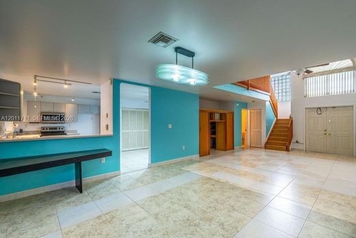 Luxury House for sale in Miami, 425 149 €, Photo 5