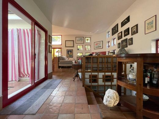 Luxury House for sale in Sarzana, 860 000 €, Photo 1