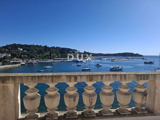 Luxury Apartment for sale in Rovinj, 550 000 €, Photo 1
