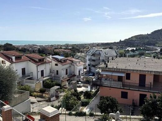 Maison de luxe à vendre à Grottammare, 800 000 €, Photo 5