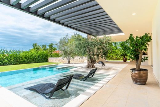 Luxury House for sale in Kanfanar, 0 €, Photo 2