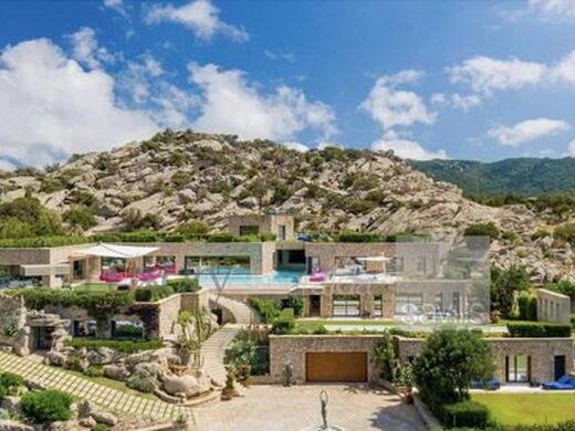 Luxury House for sale in Arzachena, 0 €, Photo 1