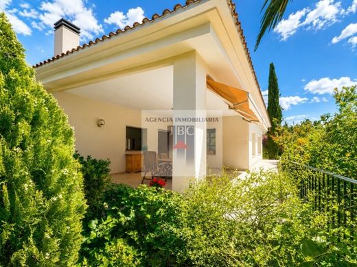 Luxury House for sale in Cocentaina, 470 000 €, Photo 1