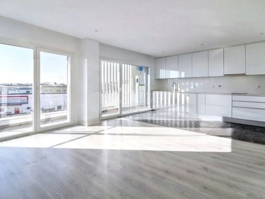 Luxury Apartment for sale in Seixal, 425 000 €, Photo 2