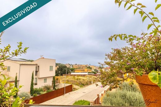 Luxury House for sale in La Bisbal d'Empordà, 419 000 €, Photo 2