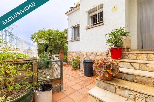 Luxury House for sale in La Bisbal d'Empordà, 419 000 €, Photo 5