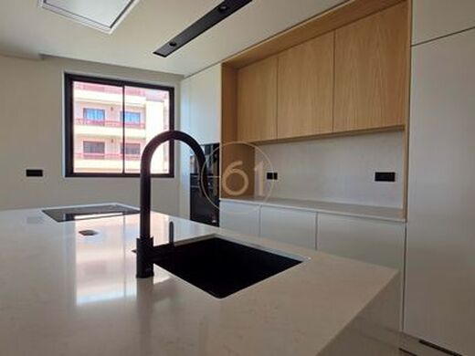 Luxury Apartment for sale in Gondomar, 410 000 €, Photo 2
