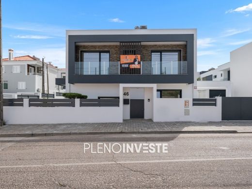 Luxury House for sale in Seixal, 755 000 €, Photo 3