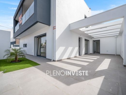Luxury House for sale in Seixal, 755 000 €, Photo 4