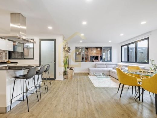 Maison de luxe à vendre à Funchal, 555 000 €, Photo 1