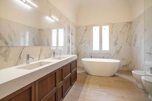 Luxury House for sale in Cascina, 850 000 €, Photo 1