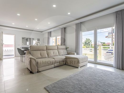 Luxury House for sale in Seixal, 625 000 €, Photo 2