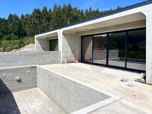 Maison de luxe à vendre à Guimarães, 445 000 €, Photo 4
