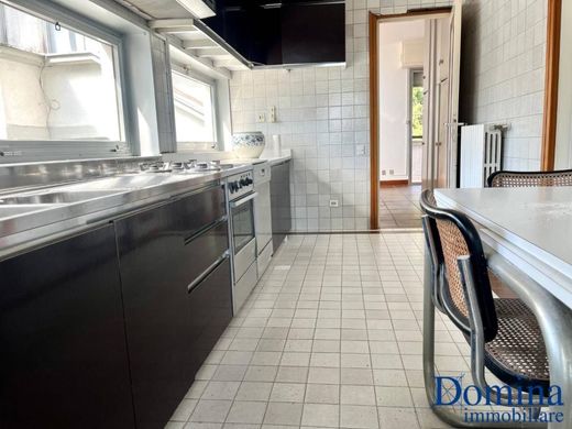 Luxury Apartment for sale in Massa, 850 000 €, Photo 5