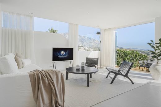 Luxury Apartment for sale in Nueva Andalucia, 1 349 000 €, Photo 6