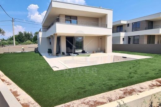 Maison de luxe à vendre à Krk, 870 000 €, Photo 4