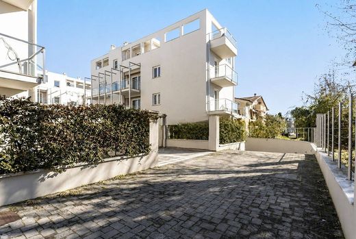 Luxury Apartment for sale in Massa, 689 000 €, Photo 5