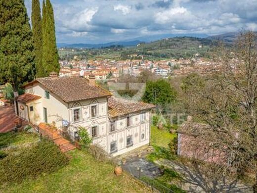 Luxury House for sale in Arezzo, 1 400 000 €, Photo 1