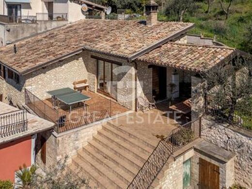 Luxury House for sale in Trevi, 560 000 €, Photo 3
