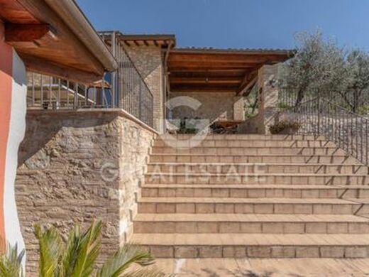Luxury House for sale in Trevi, 560 000 €, Photo 4