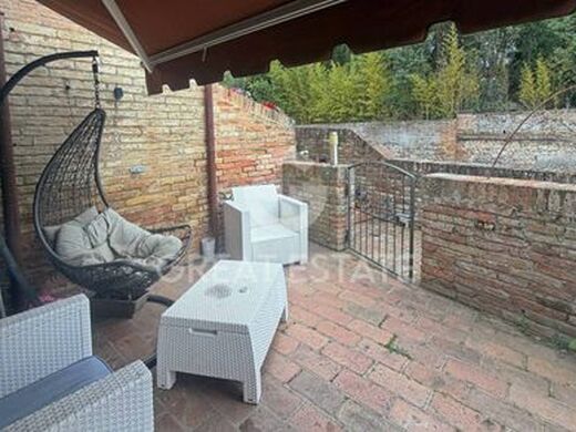 Luxury Apartment for sale in Siena, 590 000 €, Photo 4