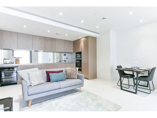 Luxury Apartment for sale in London, 1 150 885 €, Photo 1