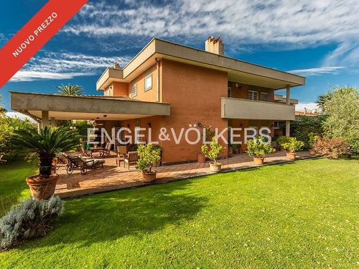 Luxury House for sale in Anzio, 490 000 €, Photo 1