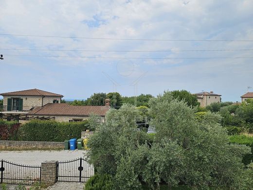 Maison de luxe à vendre à Porec, 549 000 €, Photo 2