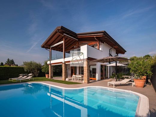 Luxury House for sale in Lazise, 1 950 000 €, Photo 1