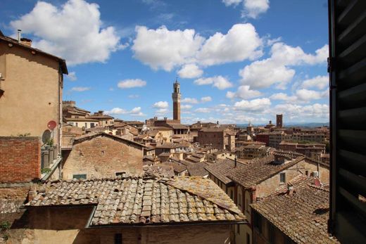 Luxury Apartment for sale in Siena, 850 000 €, Photo 1