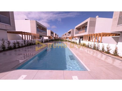 Luxury House for sale in Albufeira, 675 000 €, Photo 1