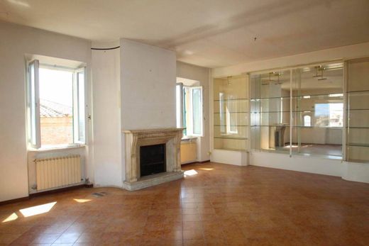 Luxury Apartment for sale in Siena, 850 000 €, Photo 2