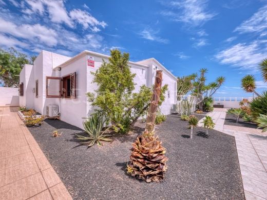 Luxury House for sale in Tías, 723 000 €, Photo 2