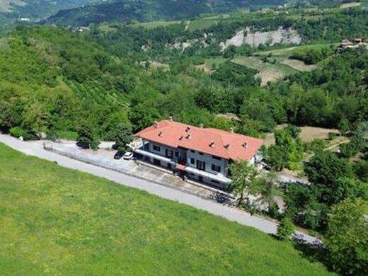Luxury House for sale in Roddino, 1 059 000 €, Photo 4