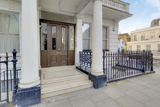 Appartement de luxe à vendre à London, 865 000 €, Photo 1