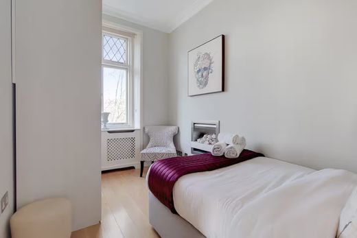 Luxury Apartment for sale in London, 865 000 €, Photo 3